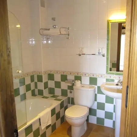 Hotel Rural La Dehesilla 2*